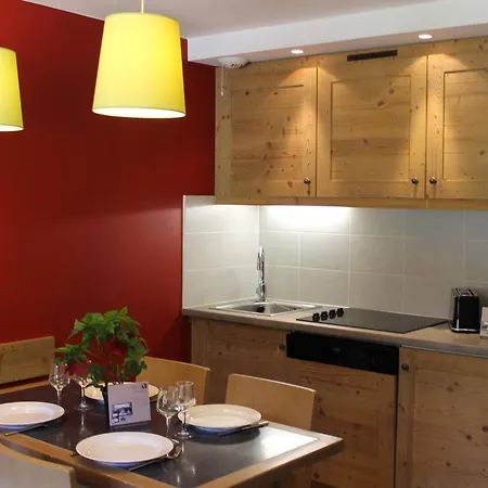 Апарт-отель Christiana 307 Cles Blanches 3*